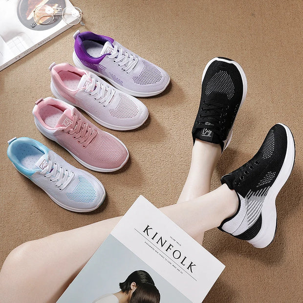 Women's sports shoes