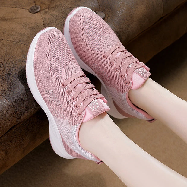 Women's sports shoes