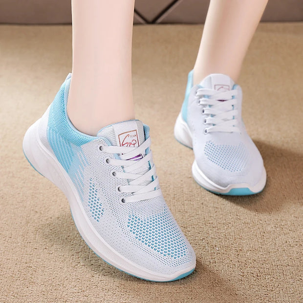 Women's sports shoes