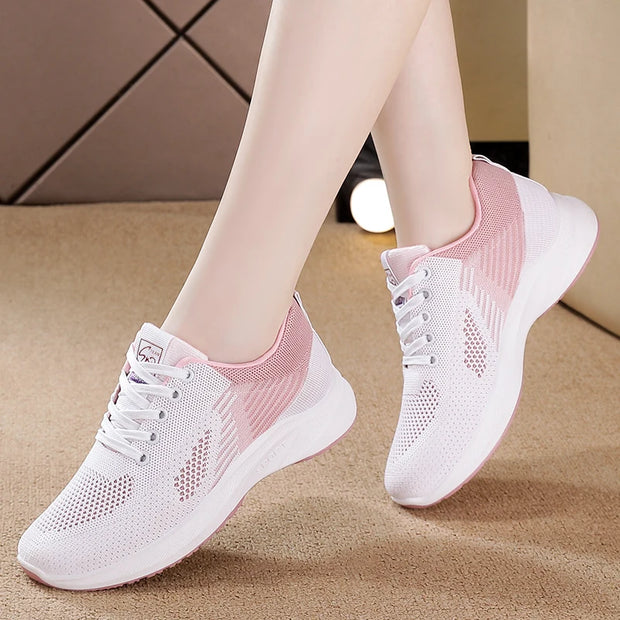 Women's sports shoes