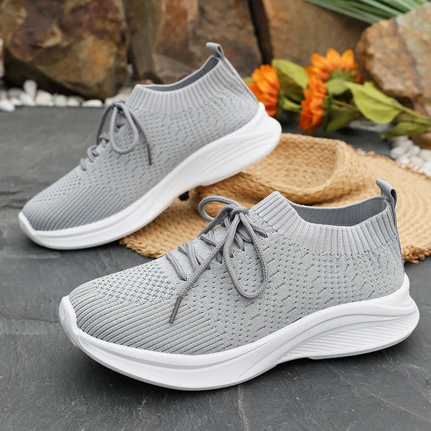 Lightweight Sports Shoes for Women 2025 New