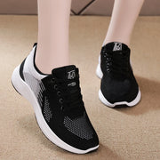 Women's sports shoes